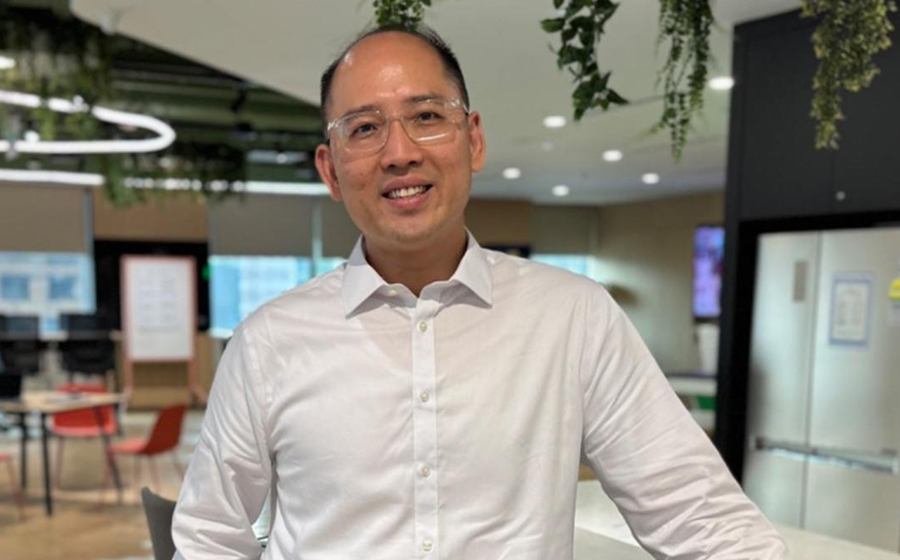 A banking veteran and experienced leader, Bobby Tan